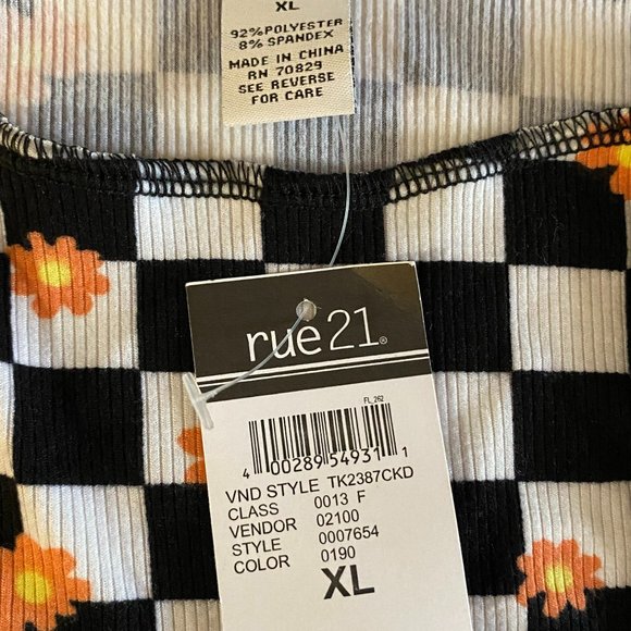 RUE21 NWT BLACK & WHITE CHECKED ORANGE FLOWERS CROP TOP WOMEN'S SIZES 1X AND L - Picture 3 of 4